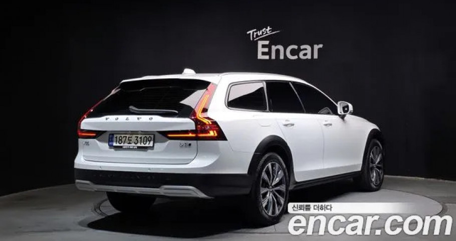 Volvo V90 