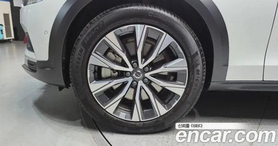 Volvo V90 