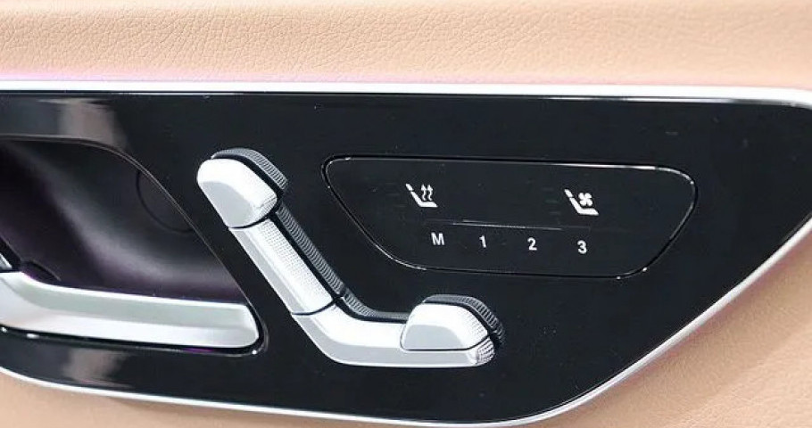 Mercedes-Benz Cle-Class 