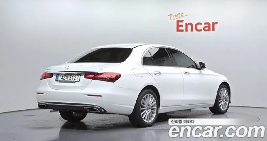 Mercedes-Benz E-Class 