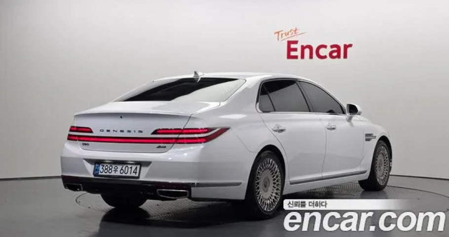 Genesis G90 