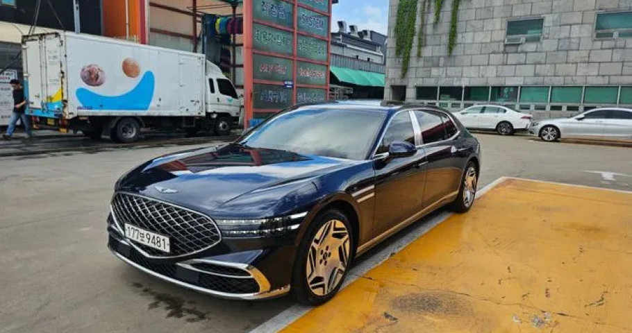 Genesis G90 