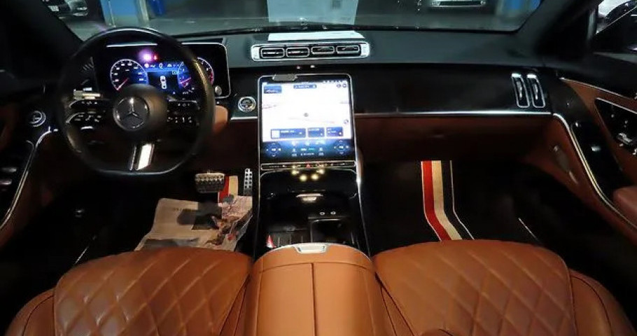 Mercedes-Benz S-Class 