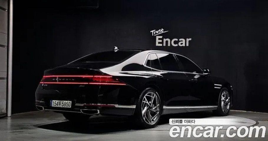 Genesis G90 