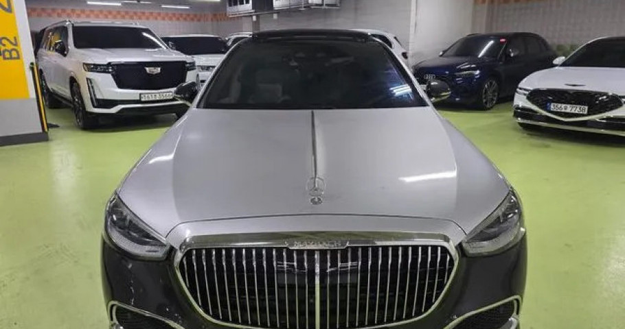 Mercedes-Benz S-Class 