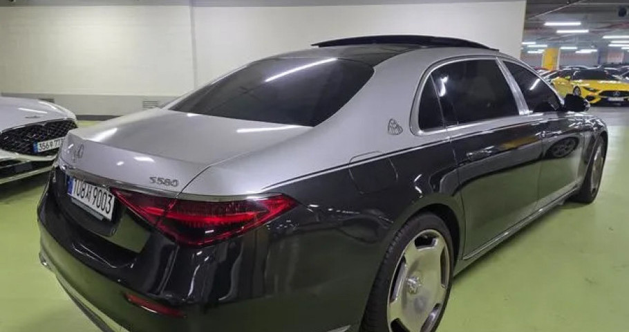 Mercedes-Benz S-Class 