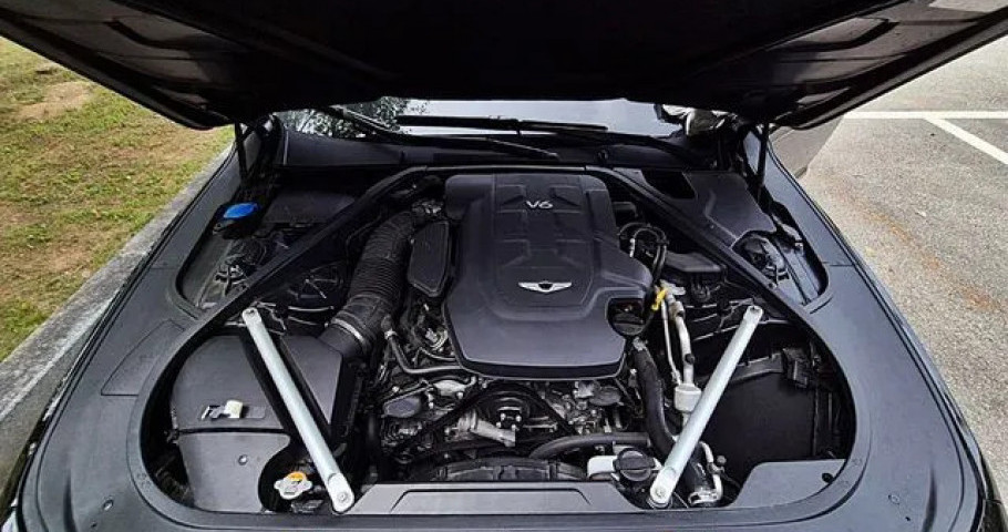 Genesis G90 