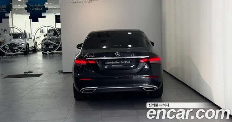 Mercedes-Benz E-Class 