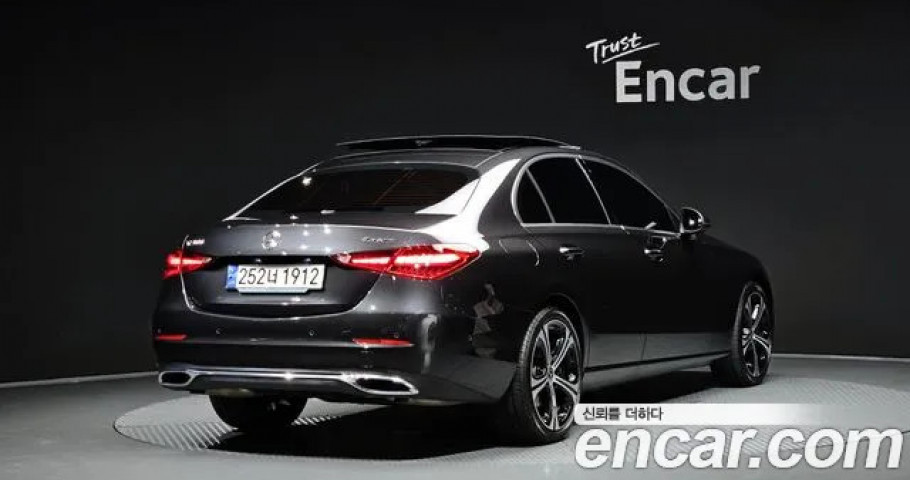 Mercedes-Benz C-Class 