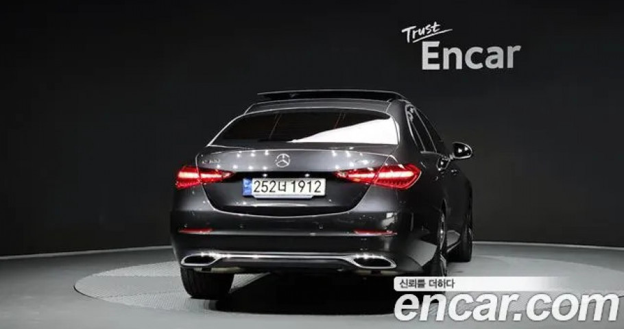 Mercedes-Benz C-Class 