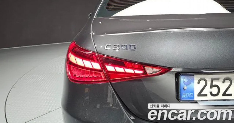 Mercedes-Benz C-Class 