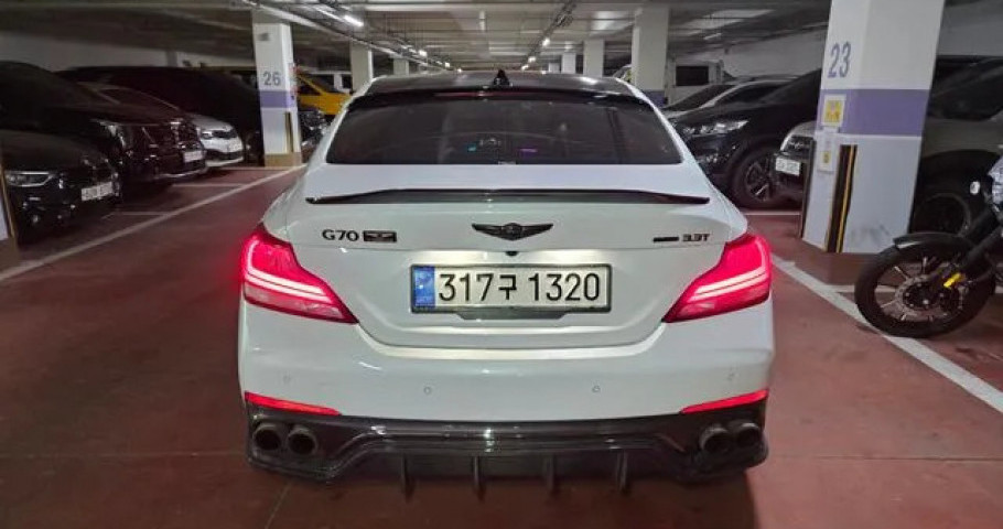 Genesis G70 