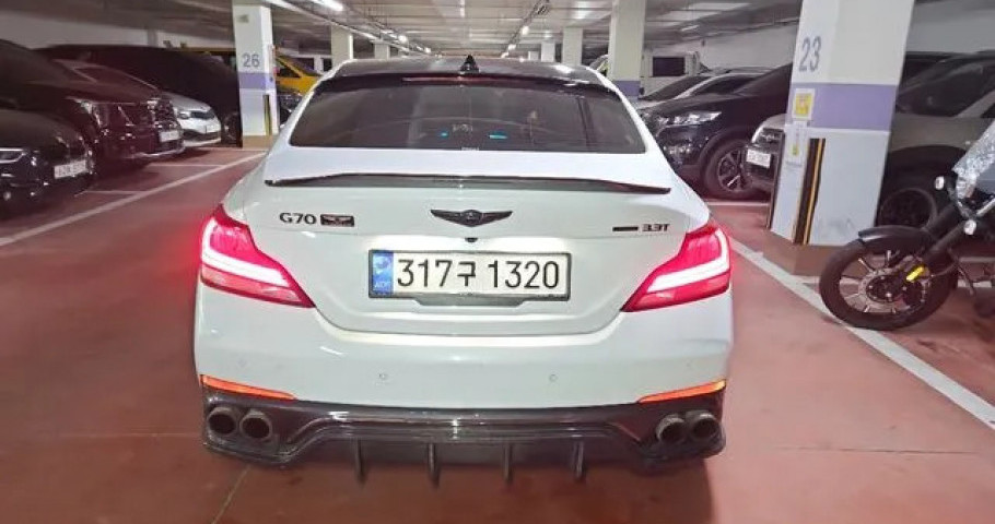 Genesis G70 