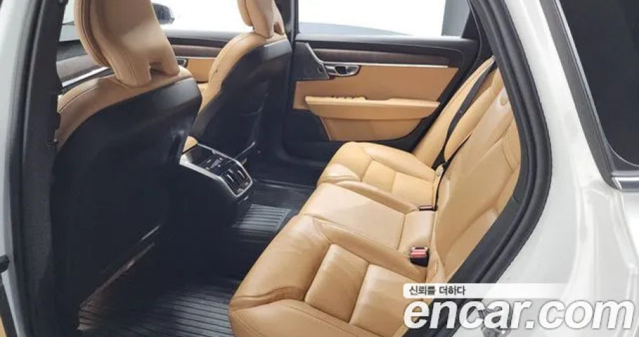 Volvo S90 