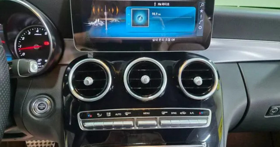 Mercedes-Benz C-Class 