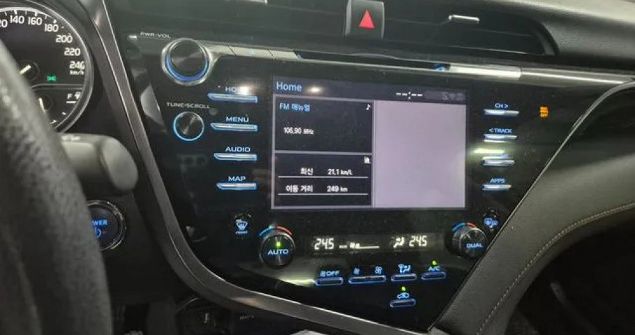 Toyota Camry 