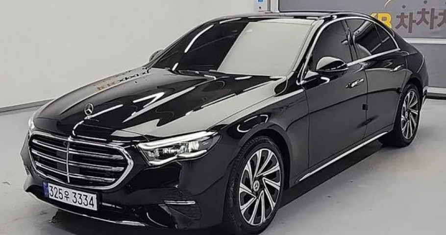 Mercedes-Benz E-Class 