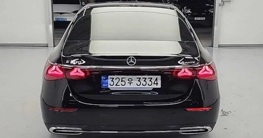 Mercedes-Benz E-Class 