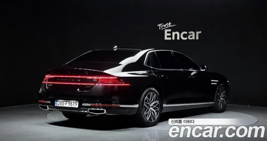 Genesis G90 
