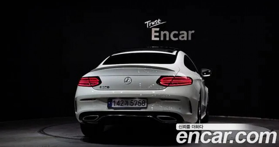Mercedes-Benz C-Class 