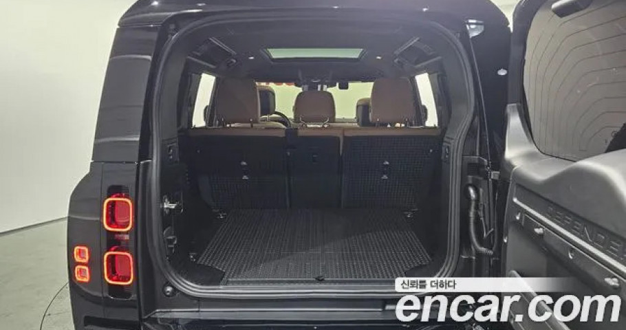 Land Rover Defender 