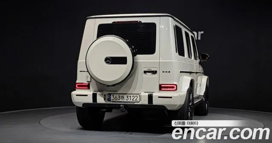 Mercedes-Benz G-Class 