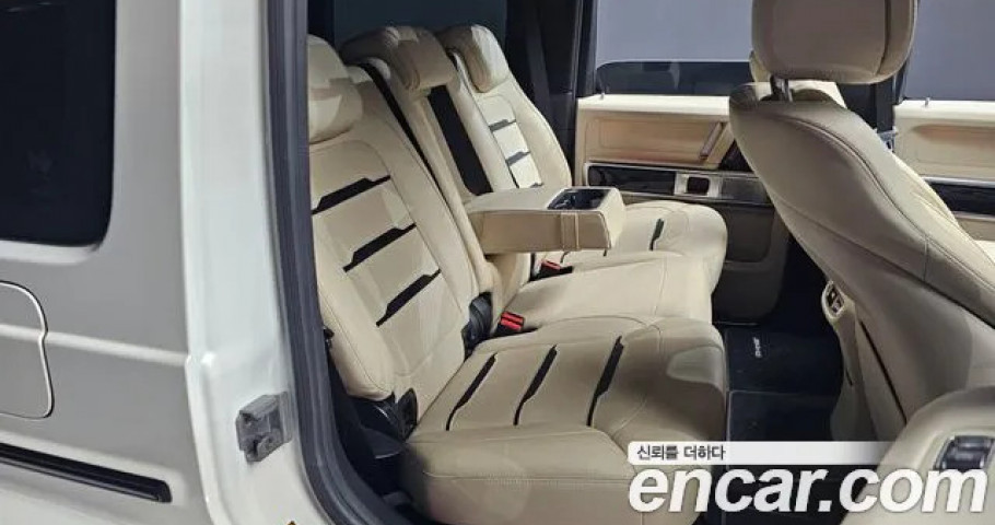 Mercedes-Benz G-Class 