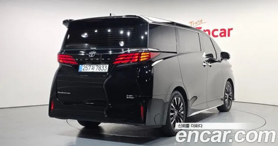 Toyota Alphard 