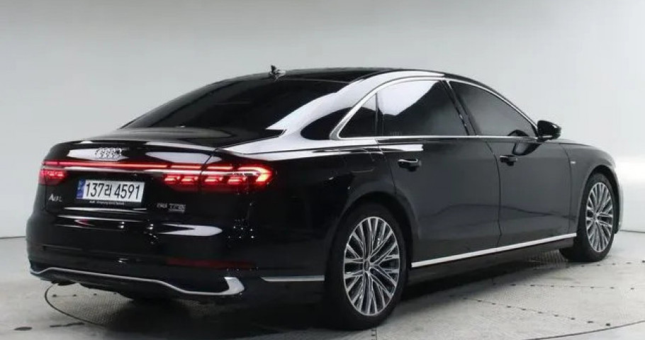Audi A8 