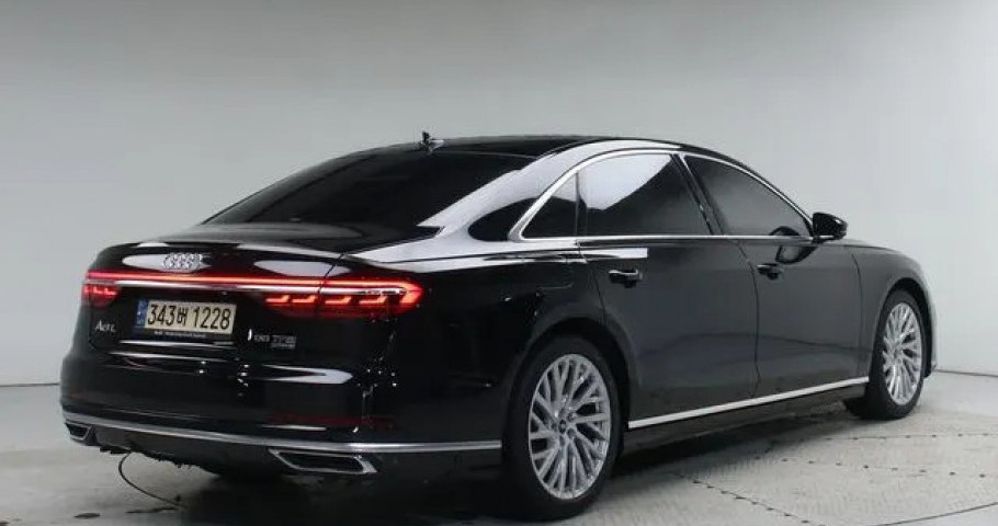 Audi A8 