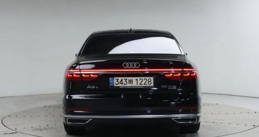 Audi A8 