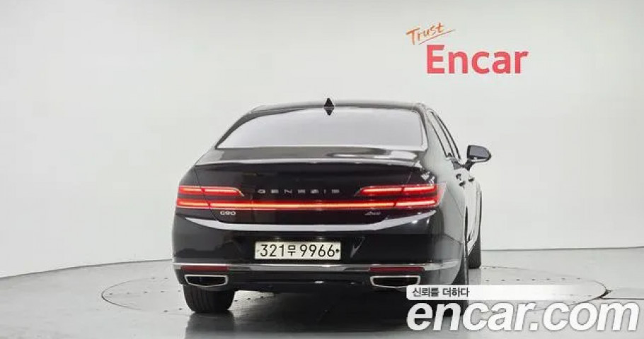 Genesis G90 