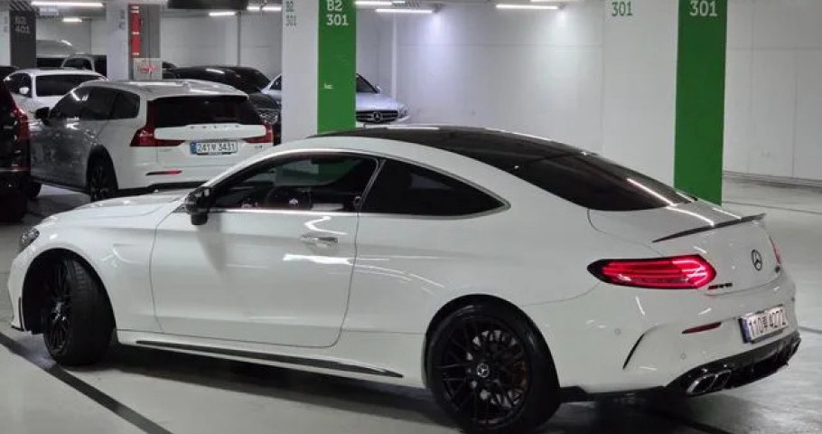 Mercedes-Benz C-Class 
