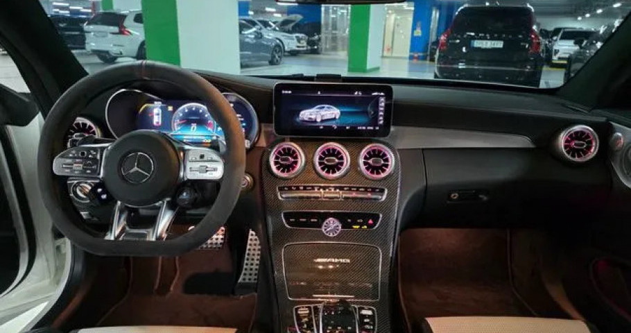 Mercedes-Benz C-Class 