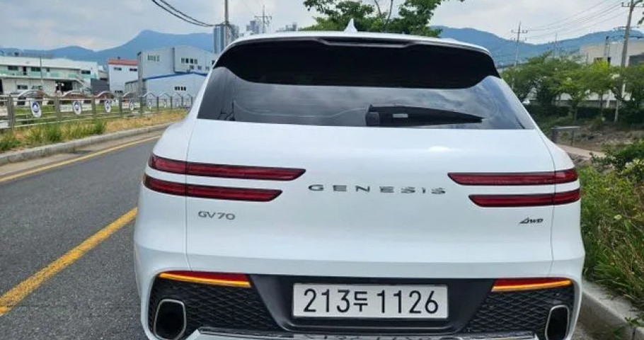 Genesis Gv70 