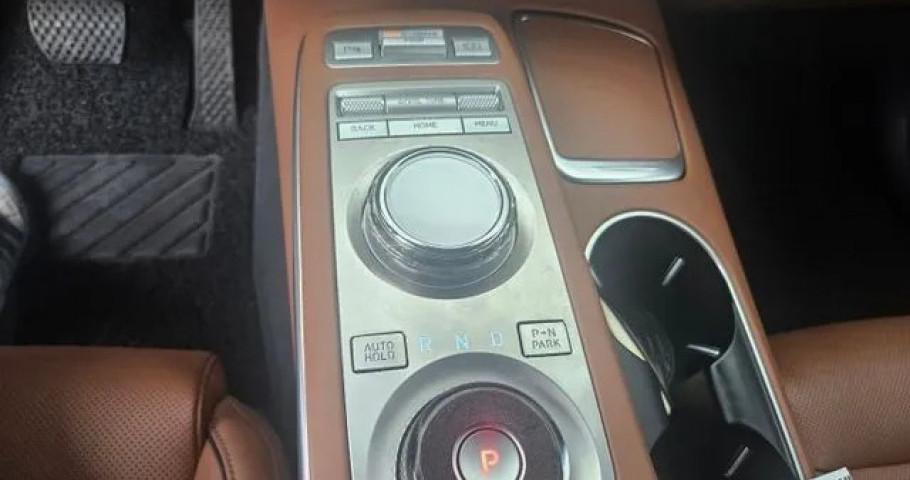 Genesis Gv70 