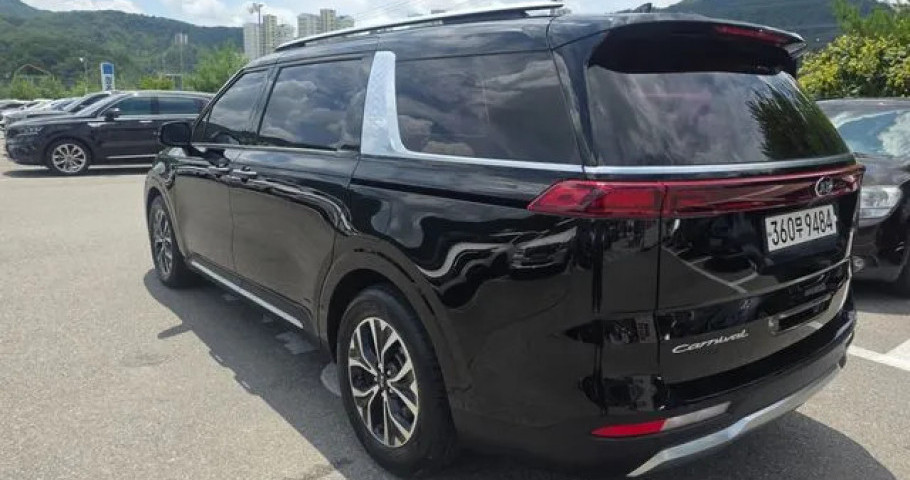 Kia Carnival 