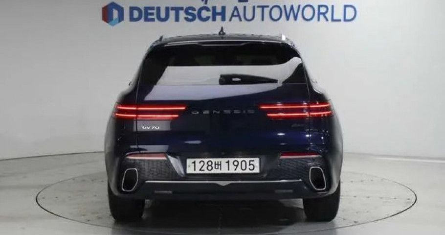 Genesis Gv70 