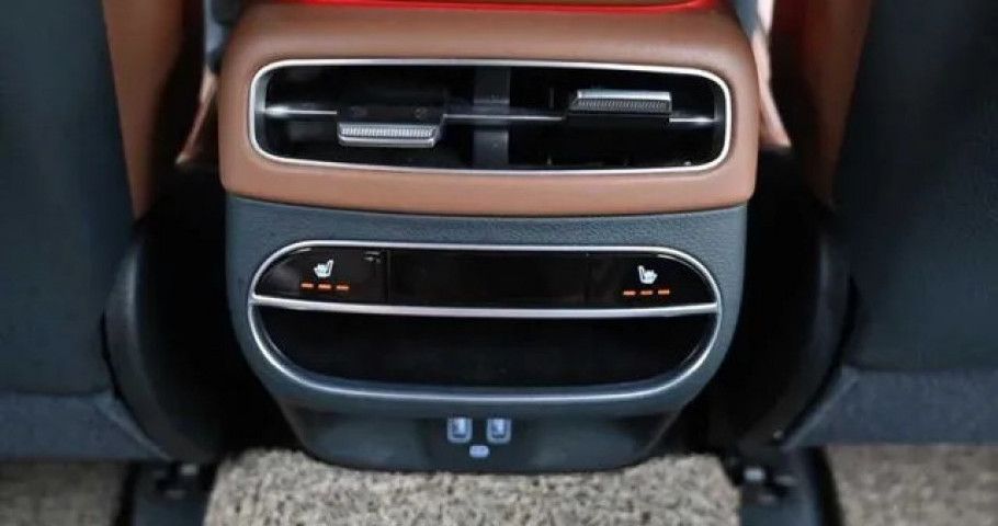Genesis Gv70 