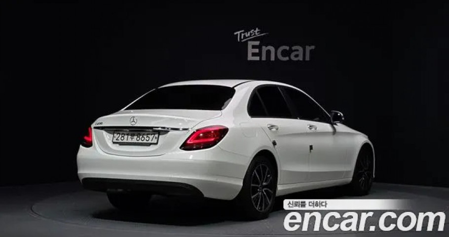 Mercedes-Benz C-Class 