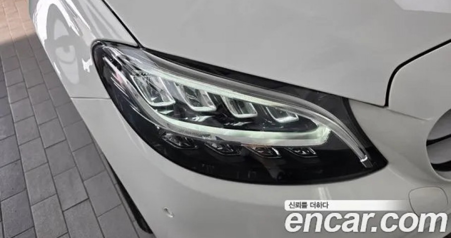Mercedes-Benz C-Class 