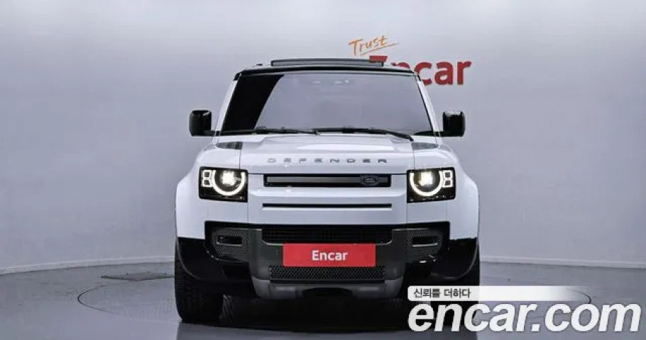 Land Rover Defender 