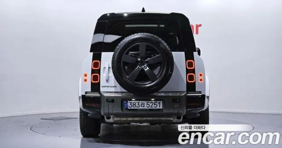 Land Rover Defender 