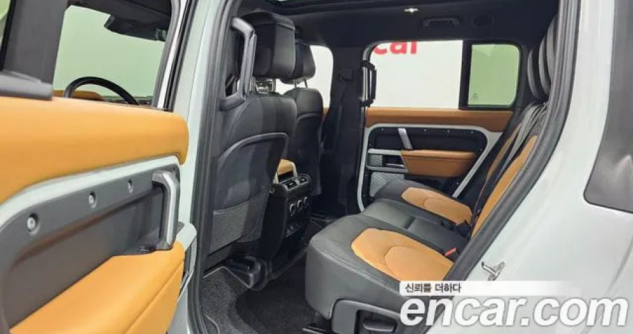 Land Rover Defender 