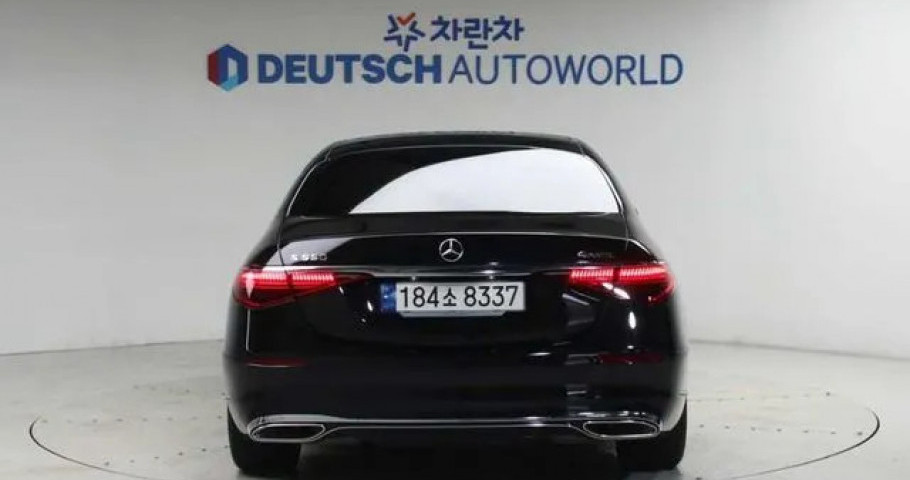 Mercedes-Benz S-Class 