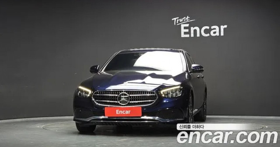 Mercedes-Benz E-Class 