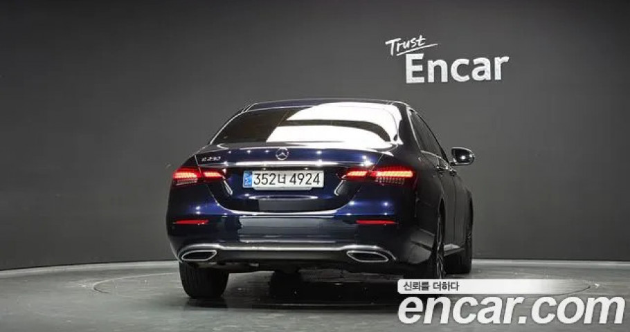 Mercedes-Benz E-Class 