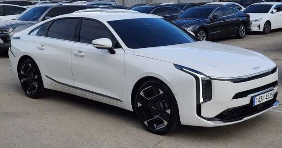Kia K8 