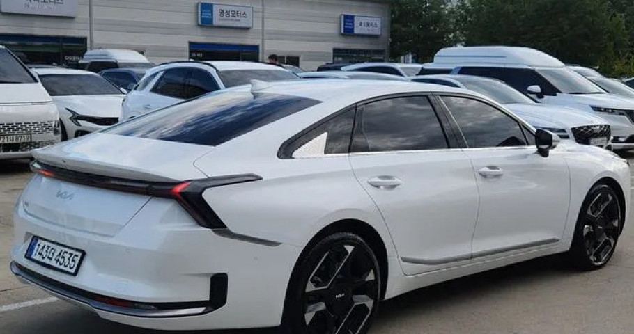 Kia K8 