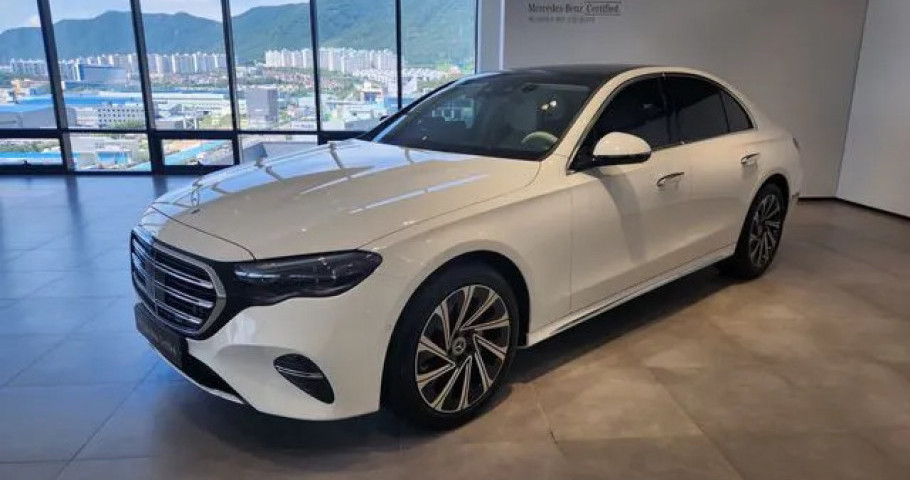 Mercedes-Benz E-Class 